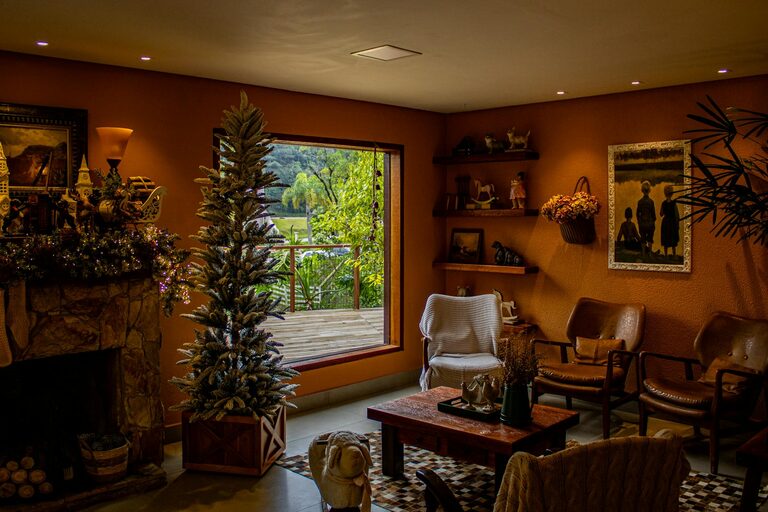 Simple Tips for Creating a Cozy and Inviting Home Environment